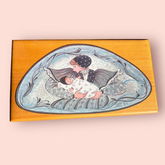 Vintage and Lane Mini Cedar Chest Mother & Child P Buckley Moss - Picture 9 of 9